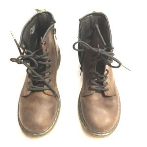 Dr Martens brown leather boots 🥾